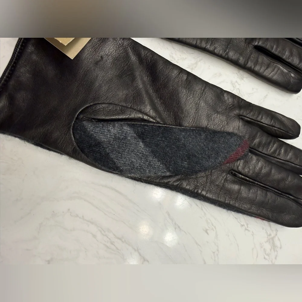 Burberry Dark Gray / Charcoal Plaid Women’s Gloves - Picture 6 of 6
